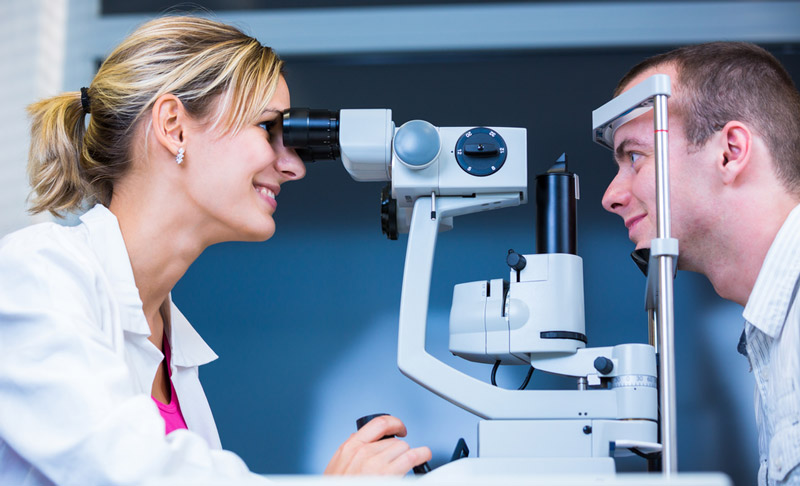 Проверка зрения офтальмолог