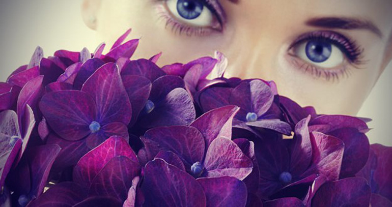 сиреневые глаза и цветы